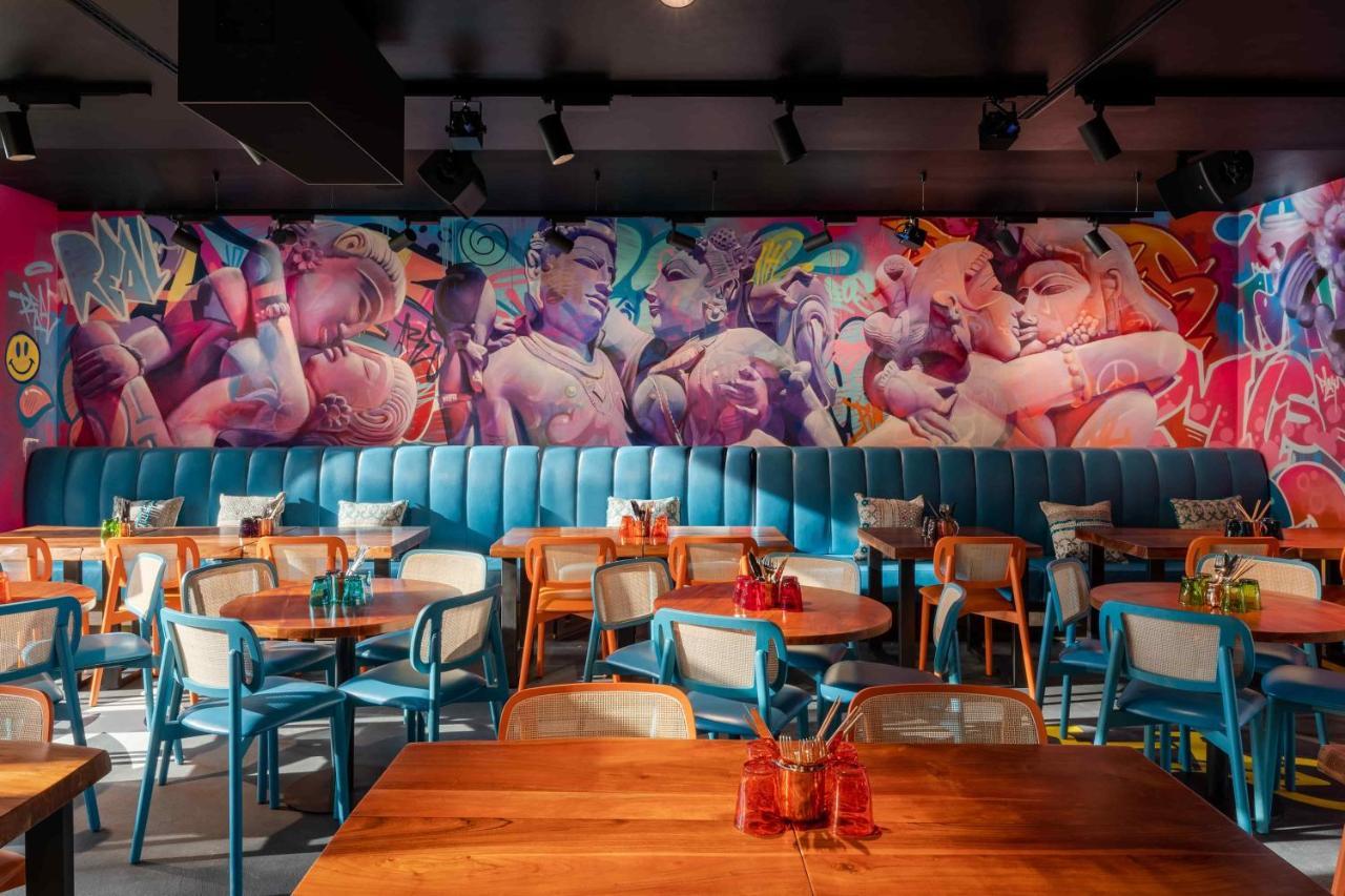 Five Zurich - Luxury City Resort ภายนอก รูปภาพ Interior of a restaurant in the complex