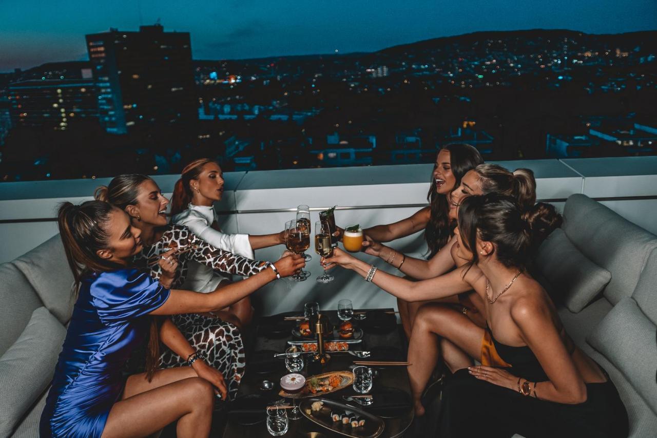 Five Zurich - Luxury City Resort ภายนอก รูปภาพ Skyline Bar